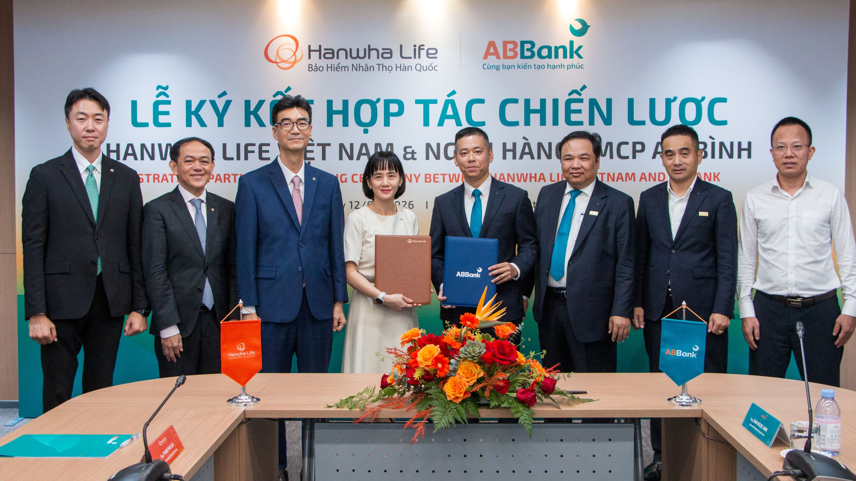 Hanwha Life Việt Nam hợp tác toàn diện cùng ABBank mở rộng mạng lưới phân phối